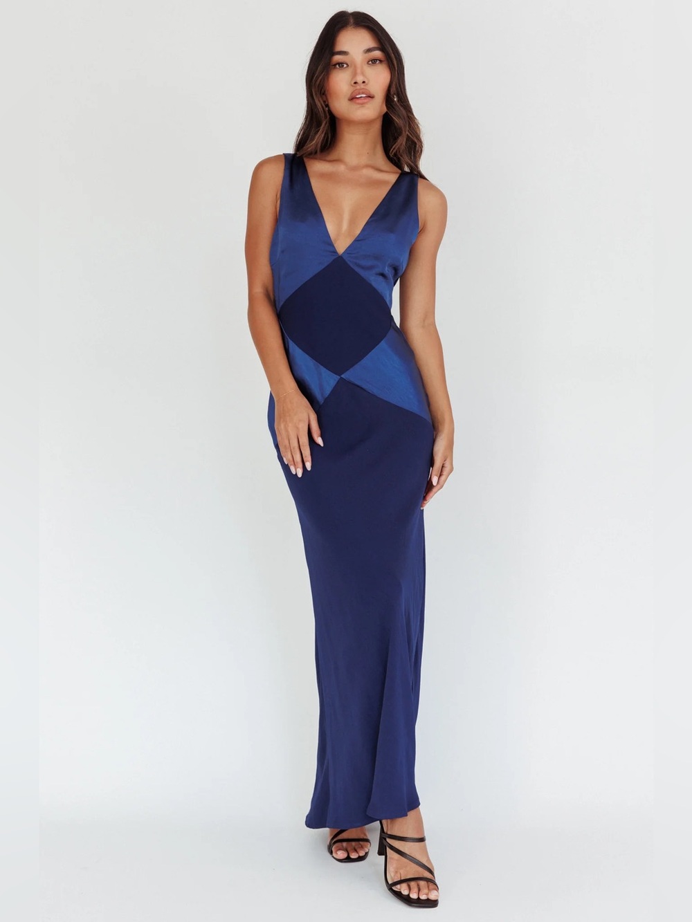 NWT Selfie Leslie Soul Fire V-Neck Maxi Dress Women M Satin Cocktail Formal